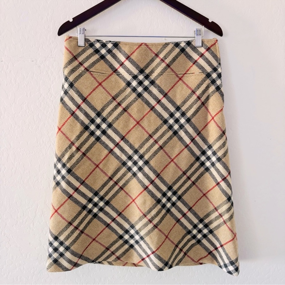Burberry Tan Plaid A-Line Skirt with Black, White & Red Accents. PREOWNED